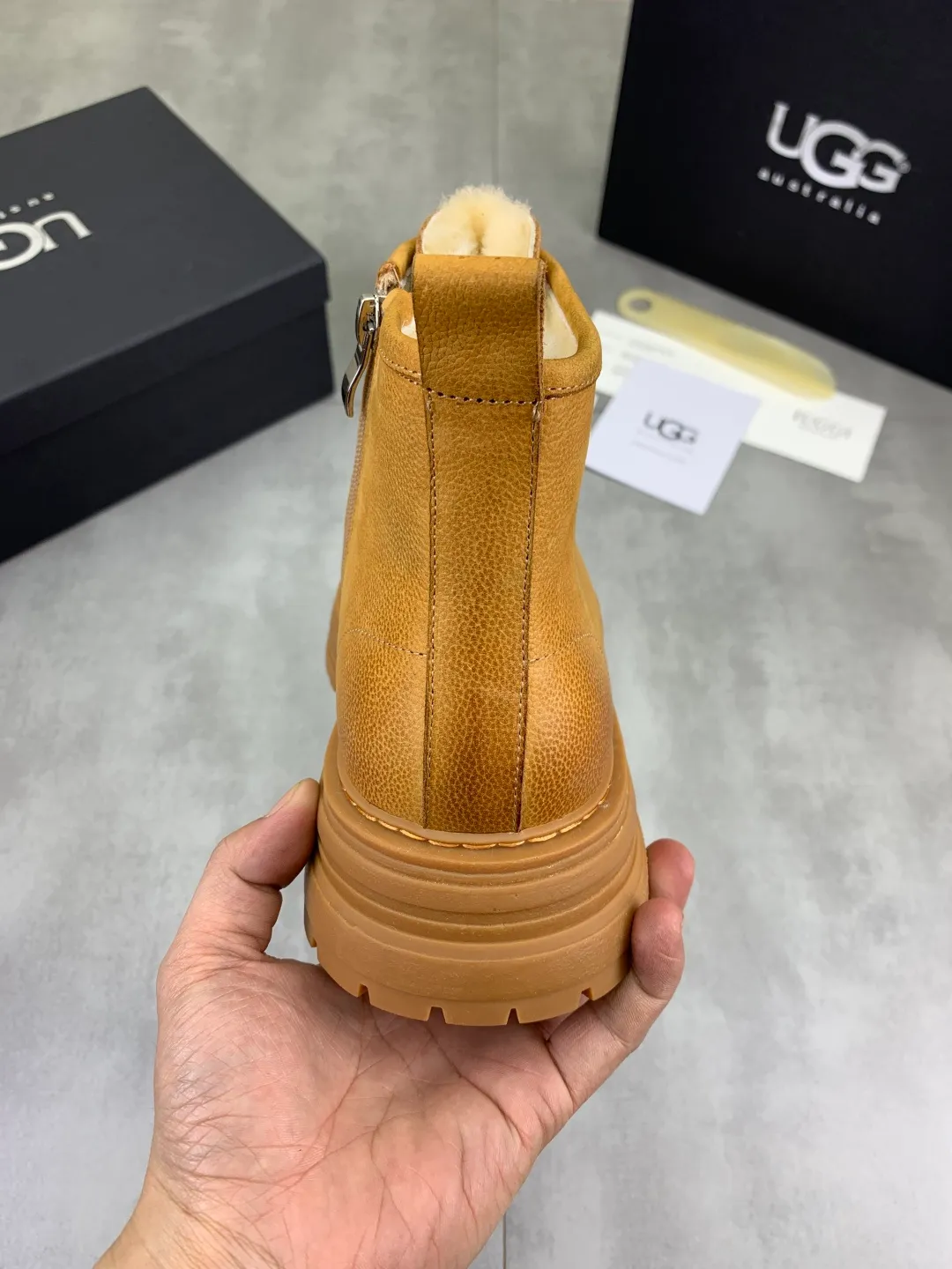 Men's men's shoes 💰P660 New arrival 🆕🆕🆕 IUGGI Men's British retro Martin boots Winter new men's outdoor hiking boots First layer of cowhide on the outside and wool on the inside Comfortable and warm Rubber sole sole Non-slip and firm Trendy and fashionable Casual and versatile Size: 38-44 (45 customized) Color: three colors